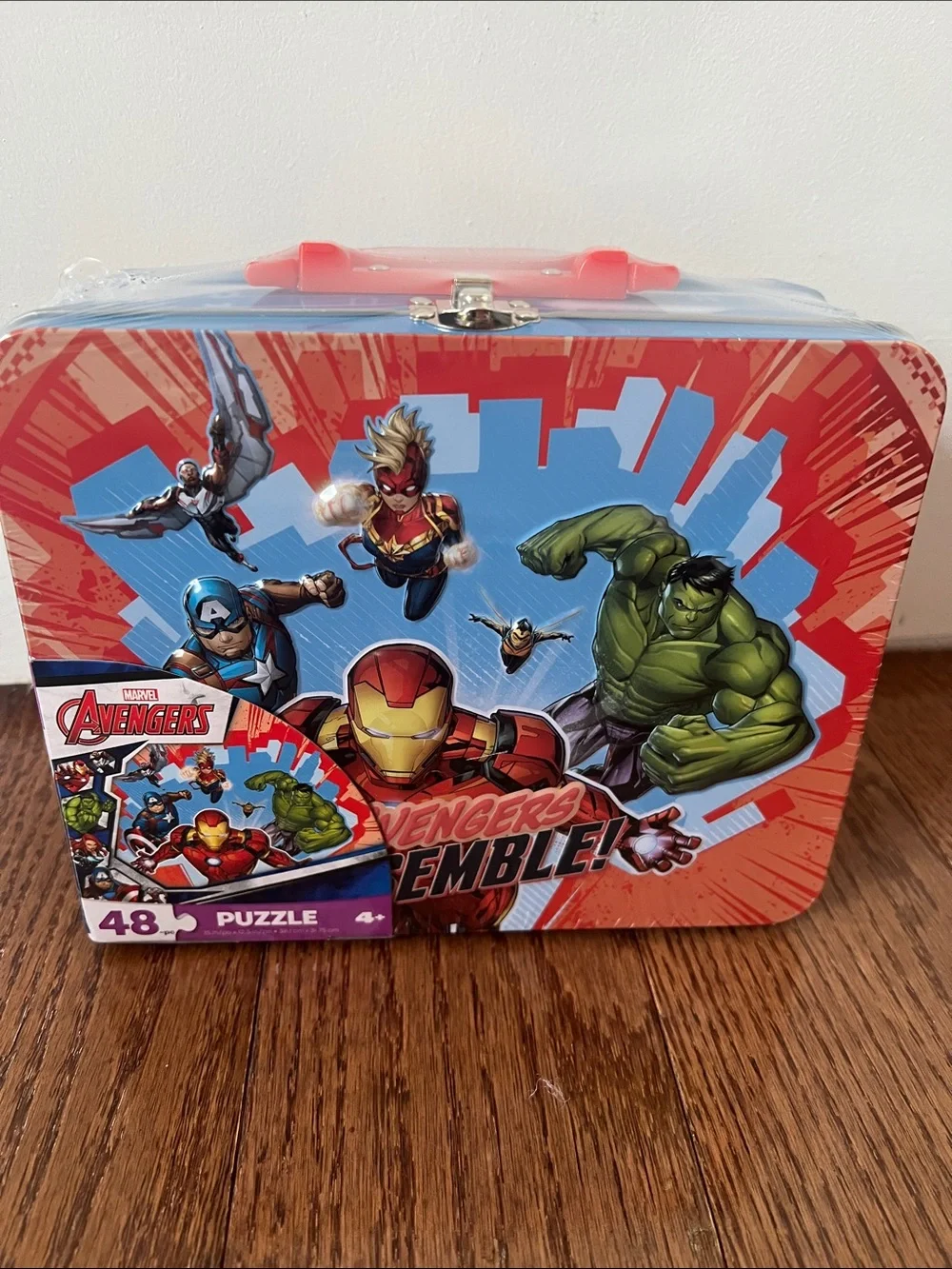 Marvel Avengers 48 piece puzzle lunchbox New